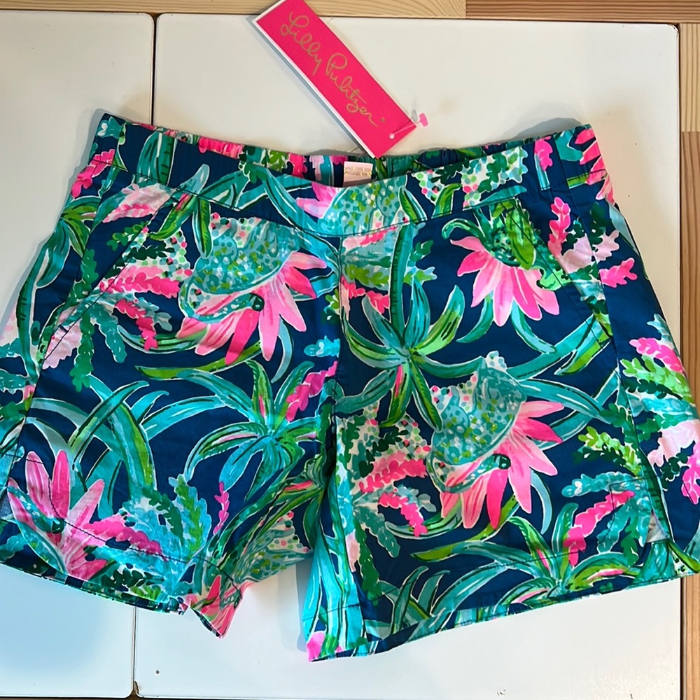 Lilly Pulitzer ocean view short Macaw blue